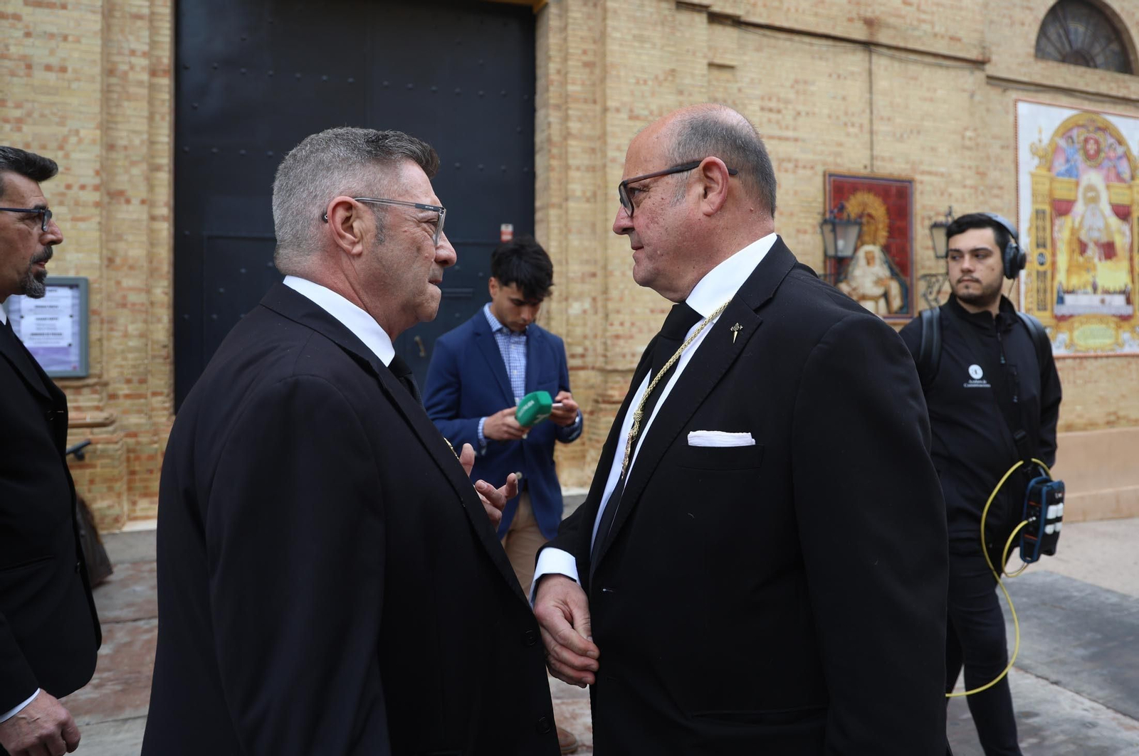 Las mejores imágenes del Lunes Santo en Huelva: Hermandad de las Tres Caídas