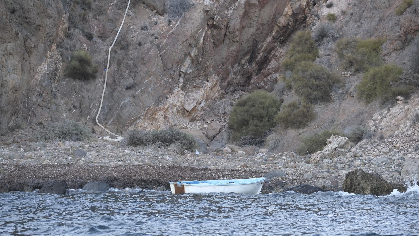 Una jornada con el servicio marítimo de la Policía Local de Níjar, en imágenes