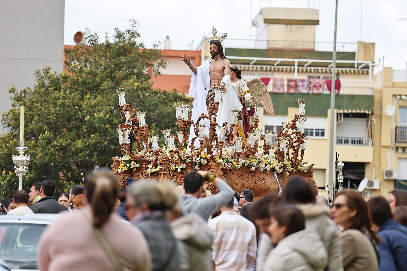 Imágenes de El Resucitado por el barrio de La Hispanidad