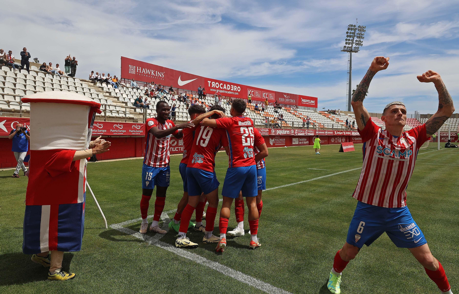 Las  mejores fotos del Algeciras - Atlético Baleares de Primera RFEF