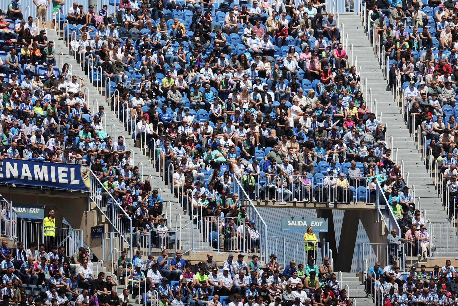 Búscate en las gradas de La Rosaleda durante el Málaga CF - Real Murcia