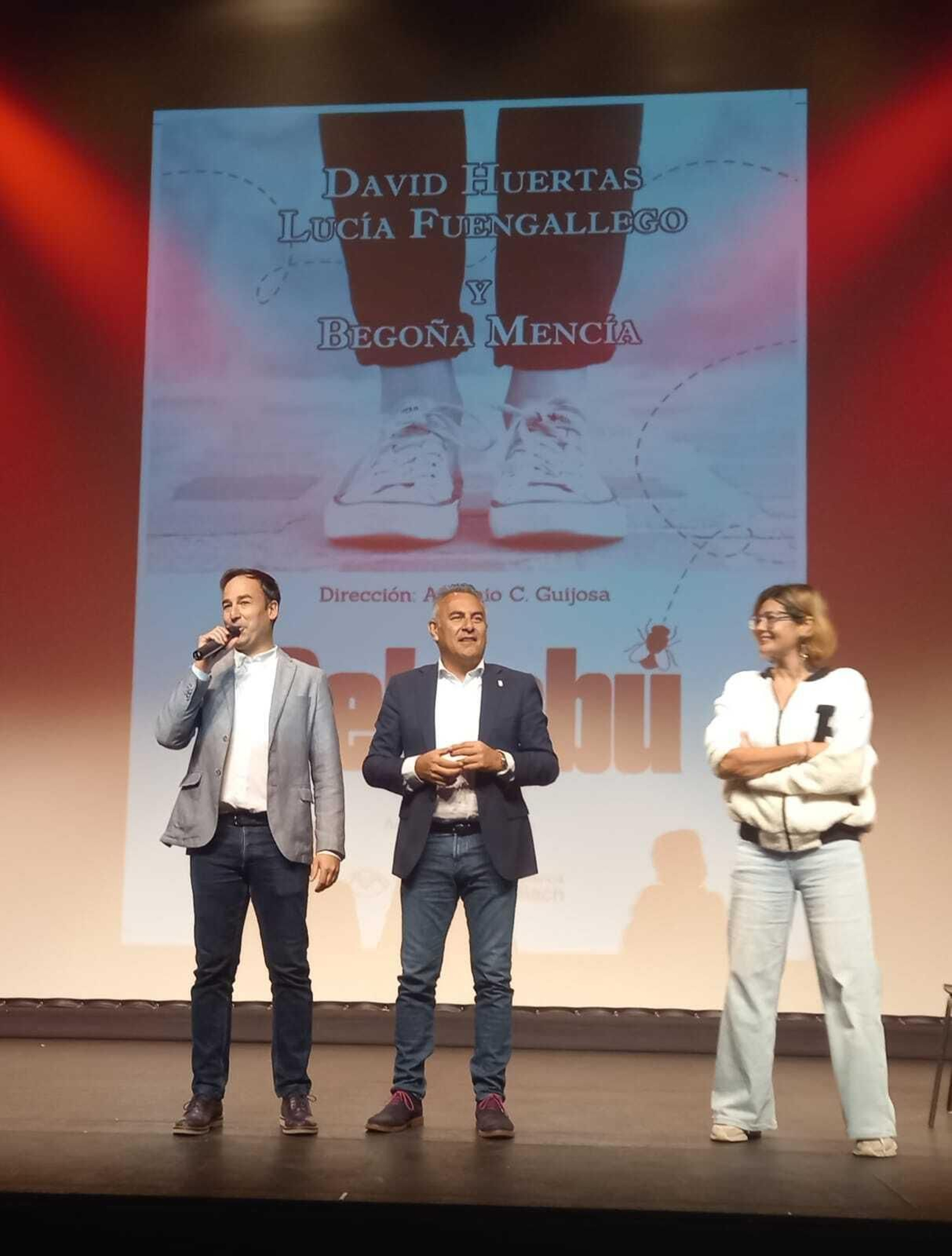 Jenaro Orta, alcalde de Isla Cristina, en la presentación del teatro 'Belcebú'.