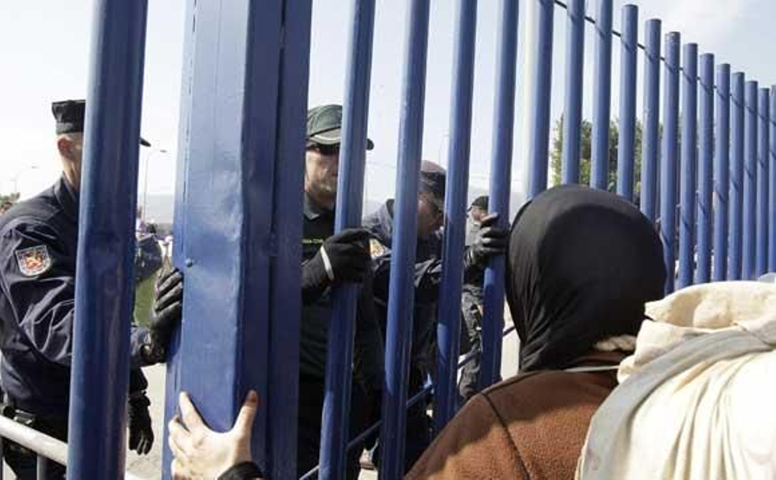 Otro intento de entrada de inmigrantes obliga a cerrar la frontera de Melilla