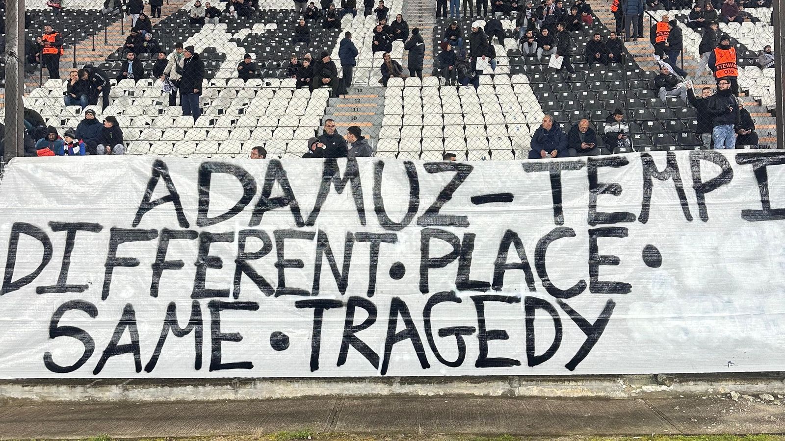 El mensaje de los aficionados griegos en apoyo a Adamuz