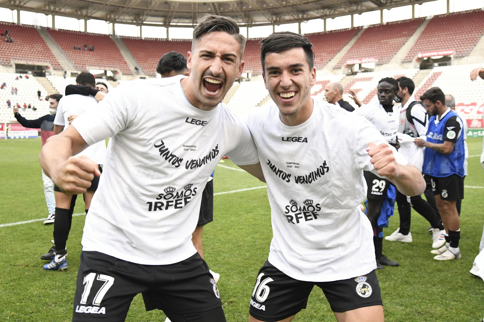 Fotos de la celebración del ascenso de la Balona a Primera RFEF