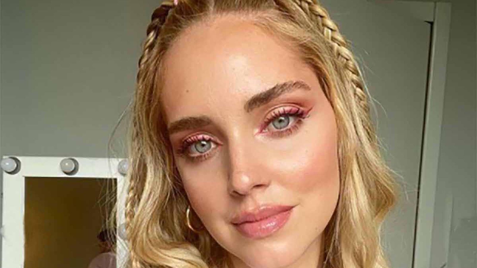 Chiara Ferragni con unas trenzas baby braids.