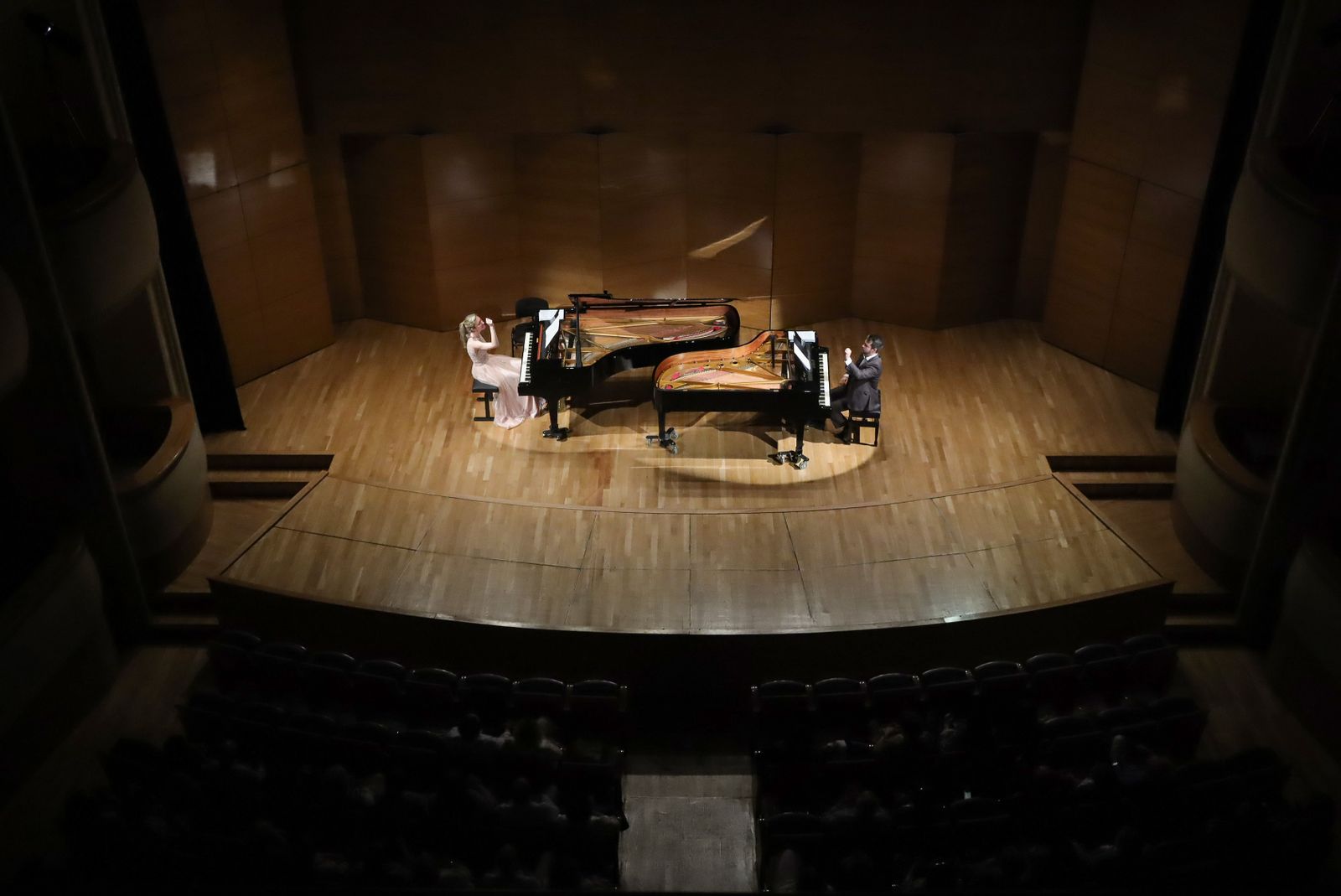 Los dos pianos del dúo Promenade.