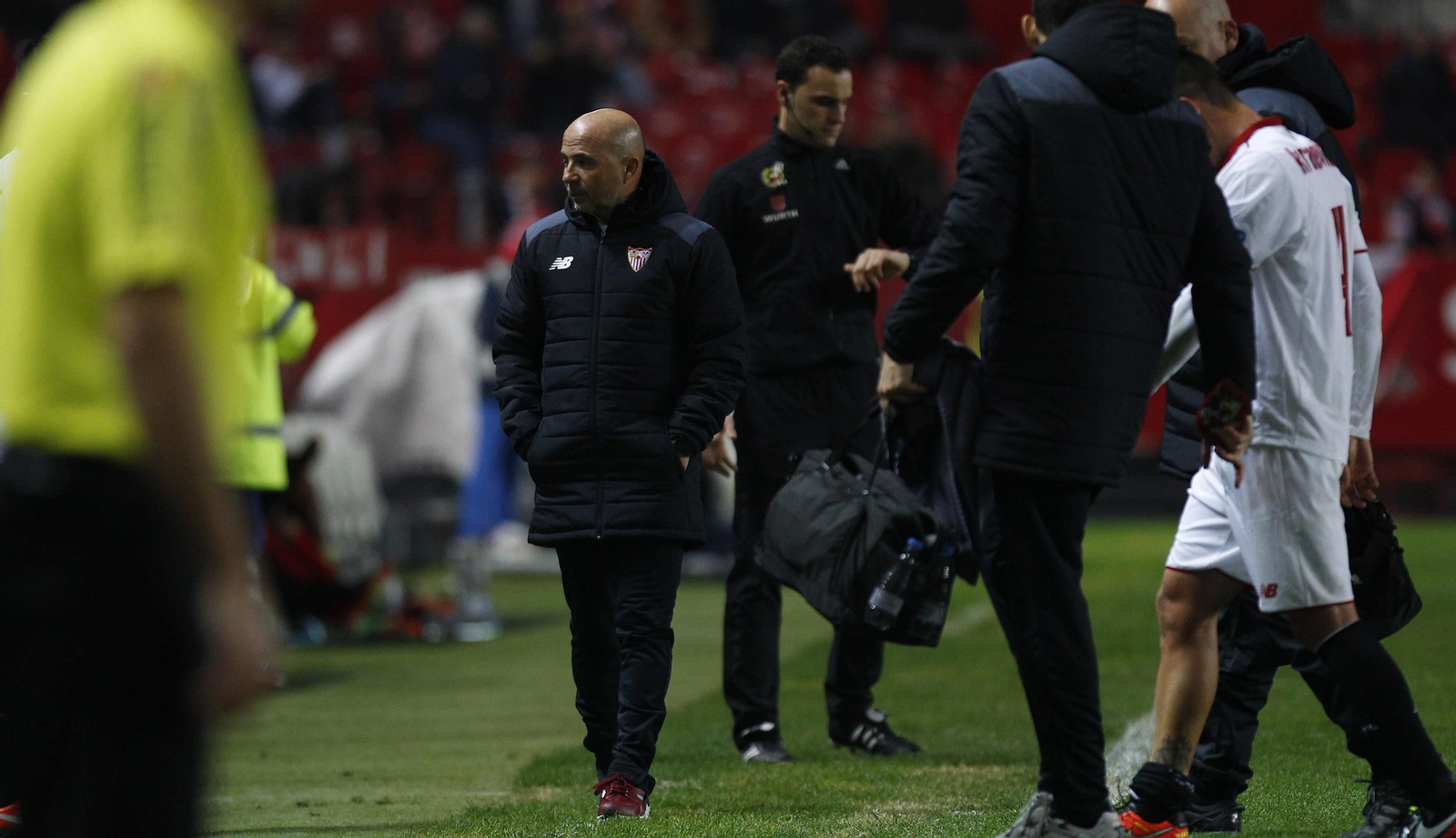 Sampaoli, en su área técnica. / ANTONIO PIZARRO