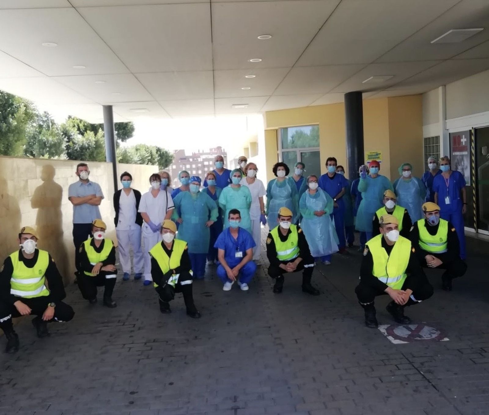 La UME en Torrecárdenas UME hoy, donde ha realizado labores de desinfección.