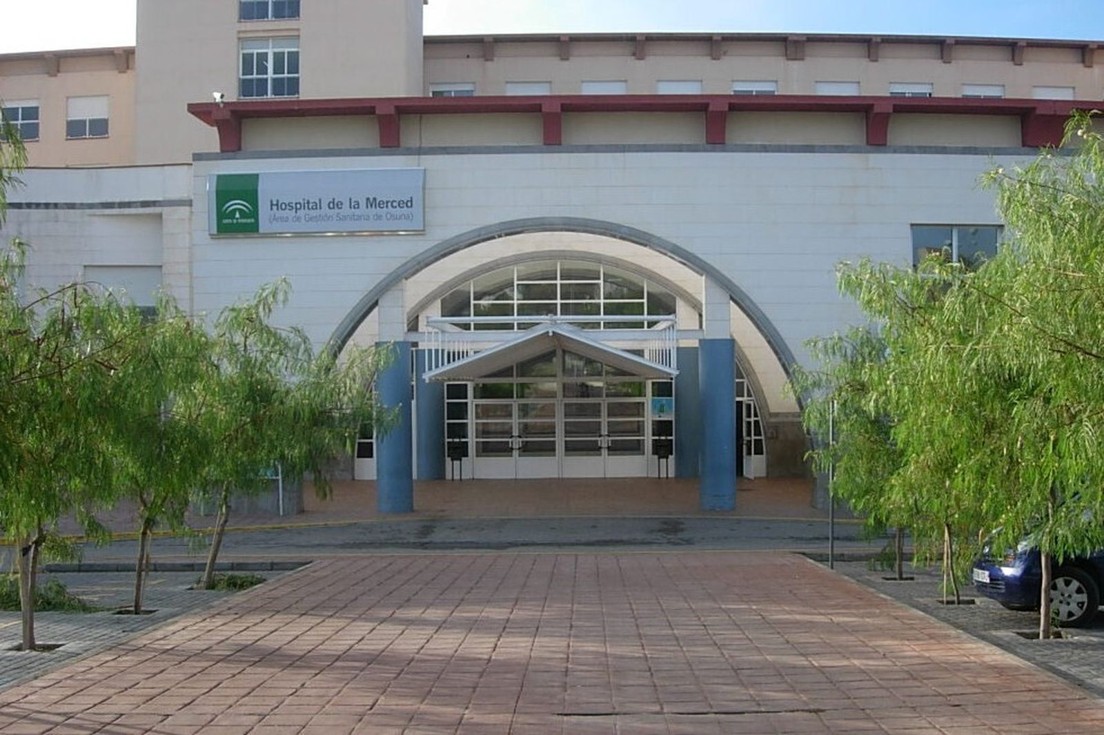 Fachada principal del Hospital Comarcal de Osuna.
