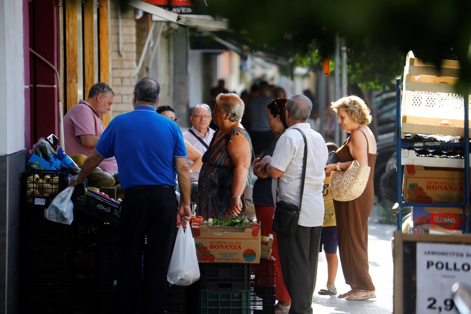 Un paseo por el barrio de Fátima una mañana de verano en Córdoba, en imágenes