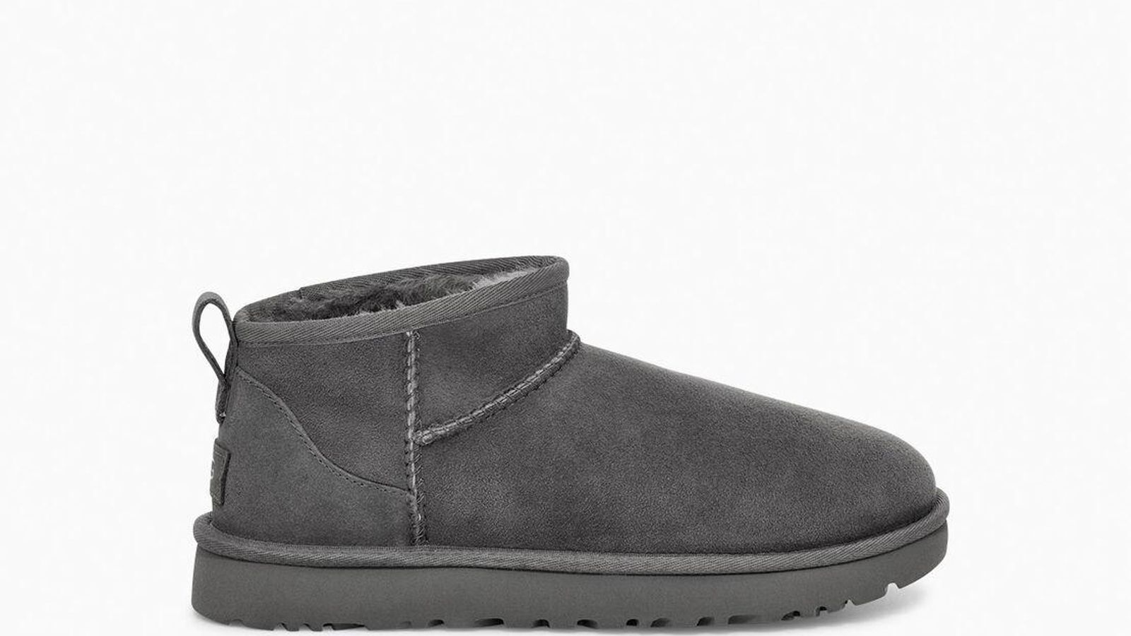 Botas Ugg de color gris.