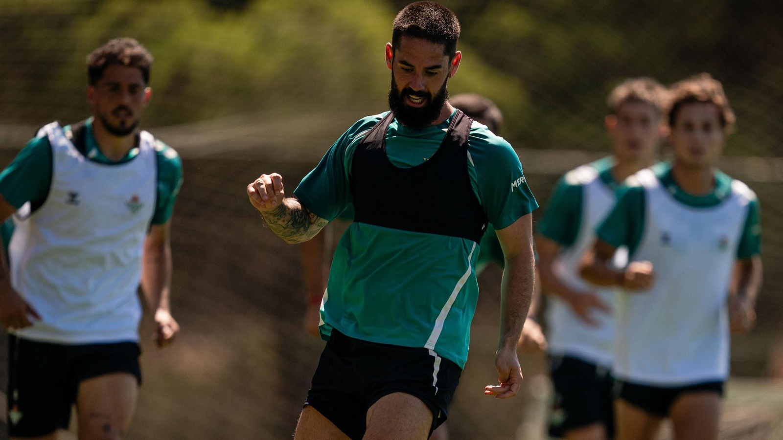 Isco entrenando en Almancil ya con el resto de sus compañeros