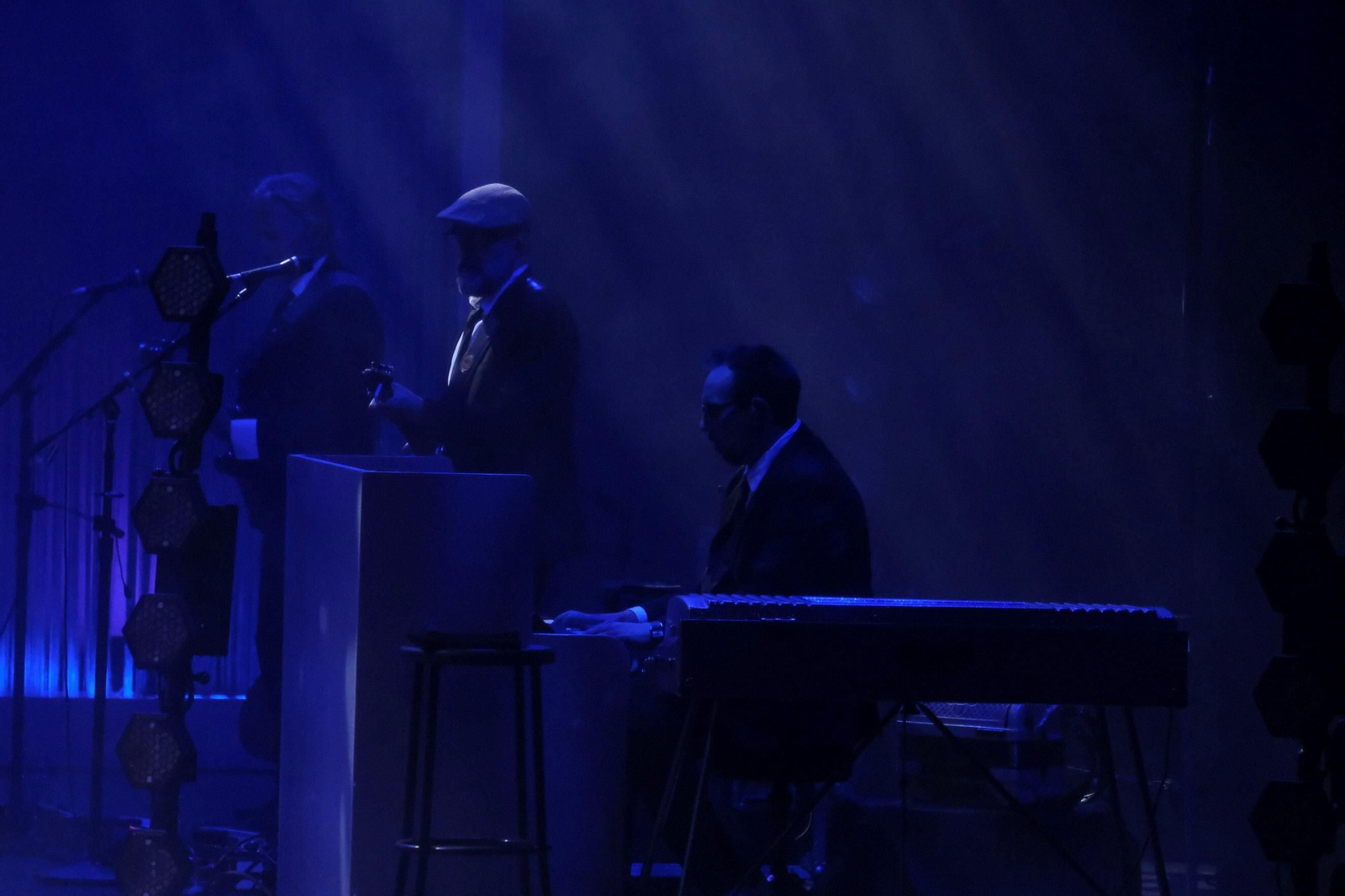 Luz Casal abre las ventanas de su alma en su concierto en Córdoba, en imágenes