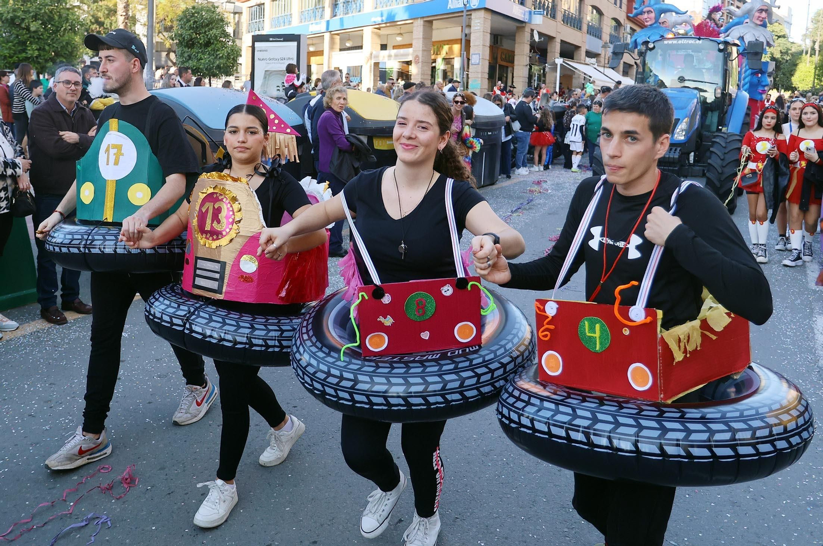 Imágenes de la cabalgata del Carnaval Colombino 2024