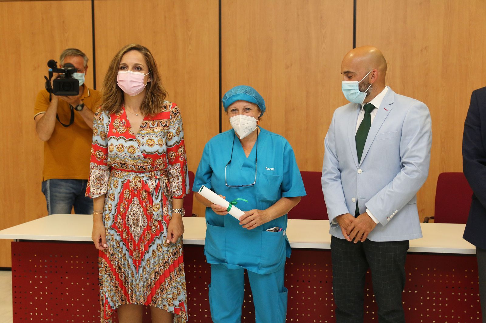 Fotogalería del reconocimiento a los trabajadores de la residencia de la FAAM que se autoconfinaron