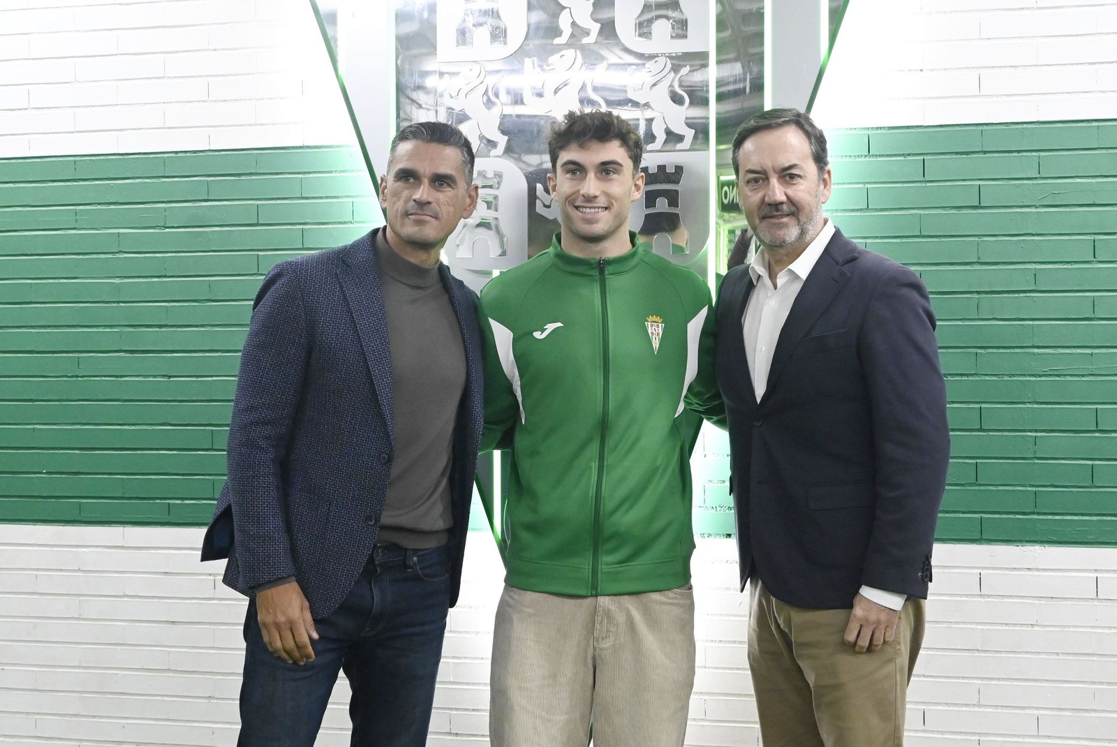 Las fotos de la presentación de Mikel Goti como jugador del Córdoba CF