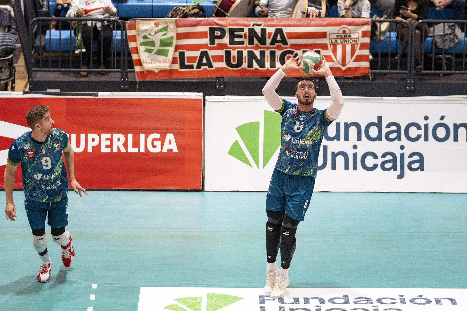 Las imágenes del partido entre Unicaja Costa de Almería y Pamesa Teruel de Superliga de voleibol