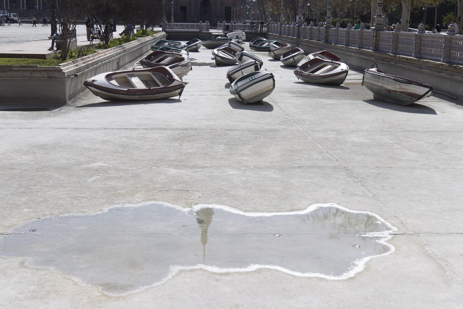 El insólito estado de la Plaza de España de Sevilla, en imágenes