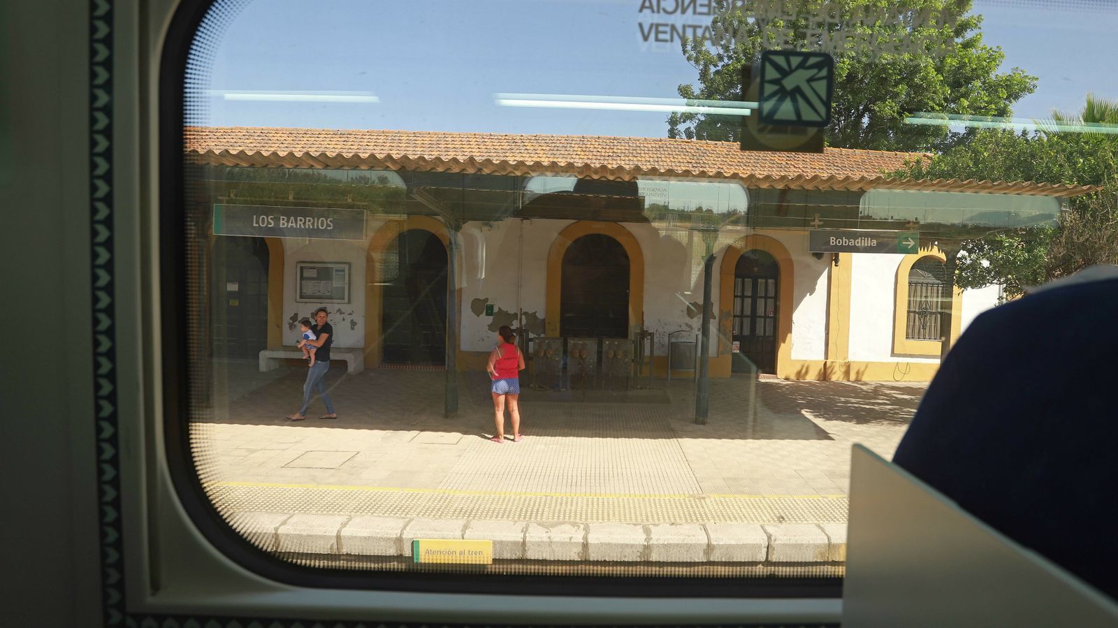 Las mejores fotos del viaje reivindicativo de los alcaldes a Ronda en tren