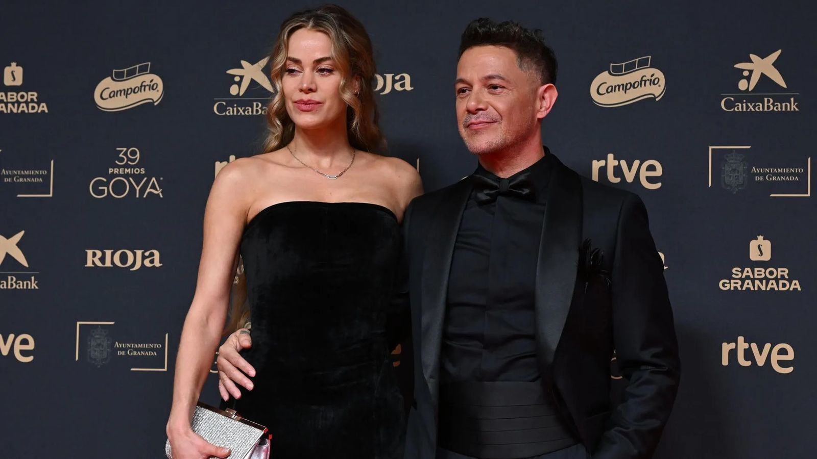 Alejandro Sanz y Candela Márquez han puesto el punto y final a su historia de amor.