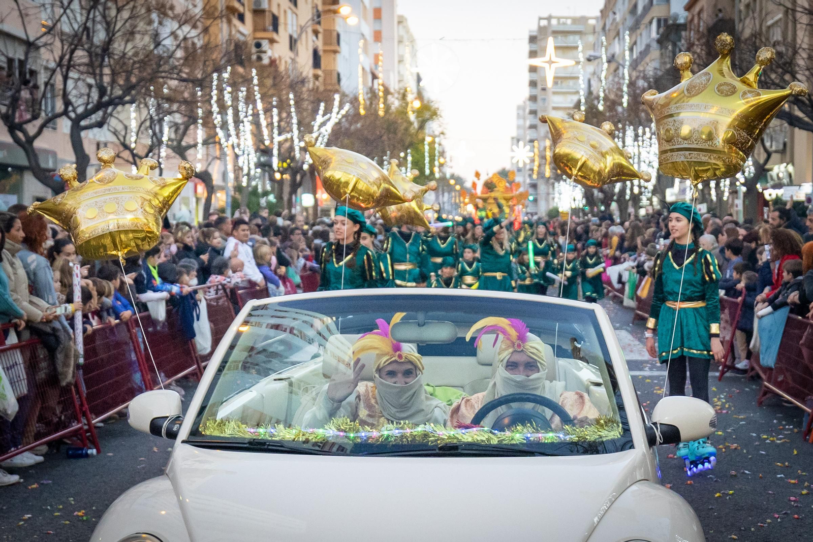Todas las imágenes de la cabalgata de los Reyes Magos en Cádiz