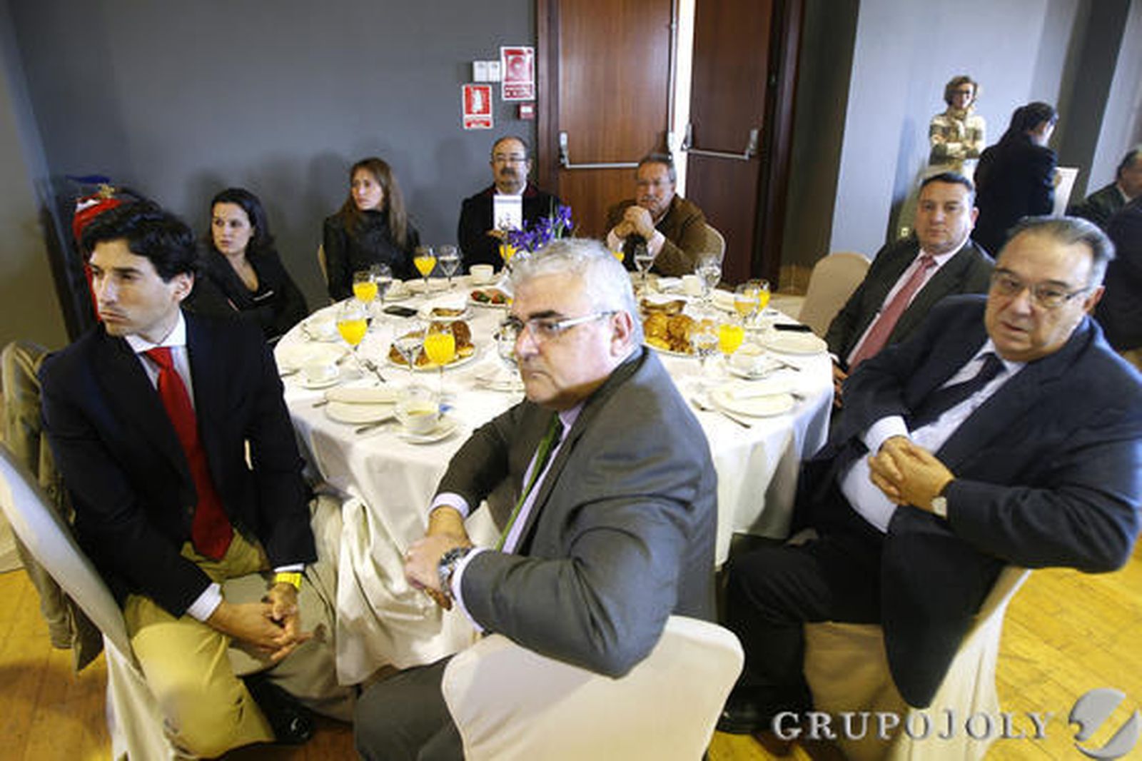 Javier Sierra, Marta Rivero, María Dolores Maeso, José María Rico, Manuel Galán, José Manuel Fedriani, Ernesto Martínez y Manuel Ortiz.

Foto: Joaquin Pino
