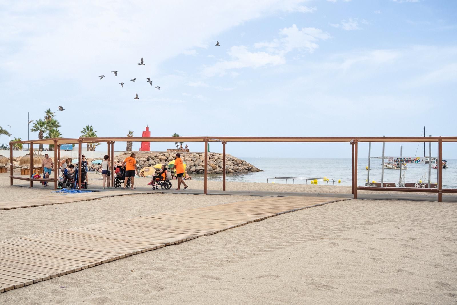 Pasarelas de madera en Roquetas.