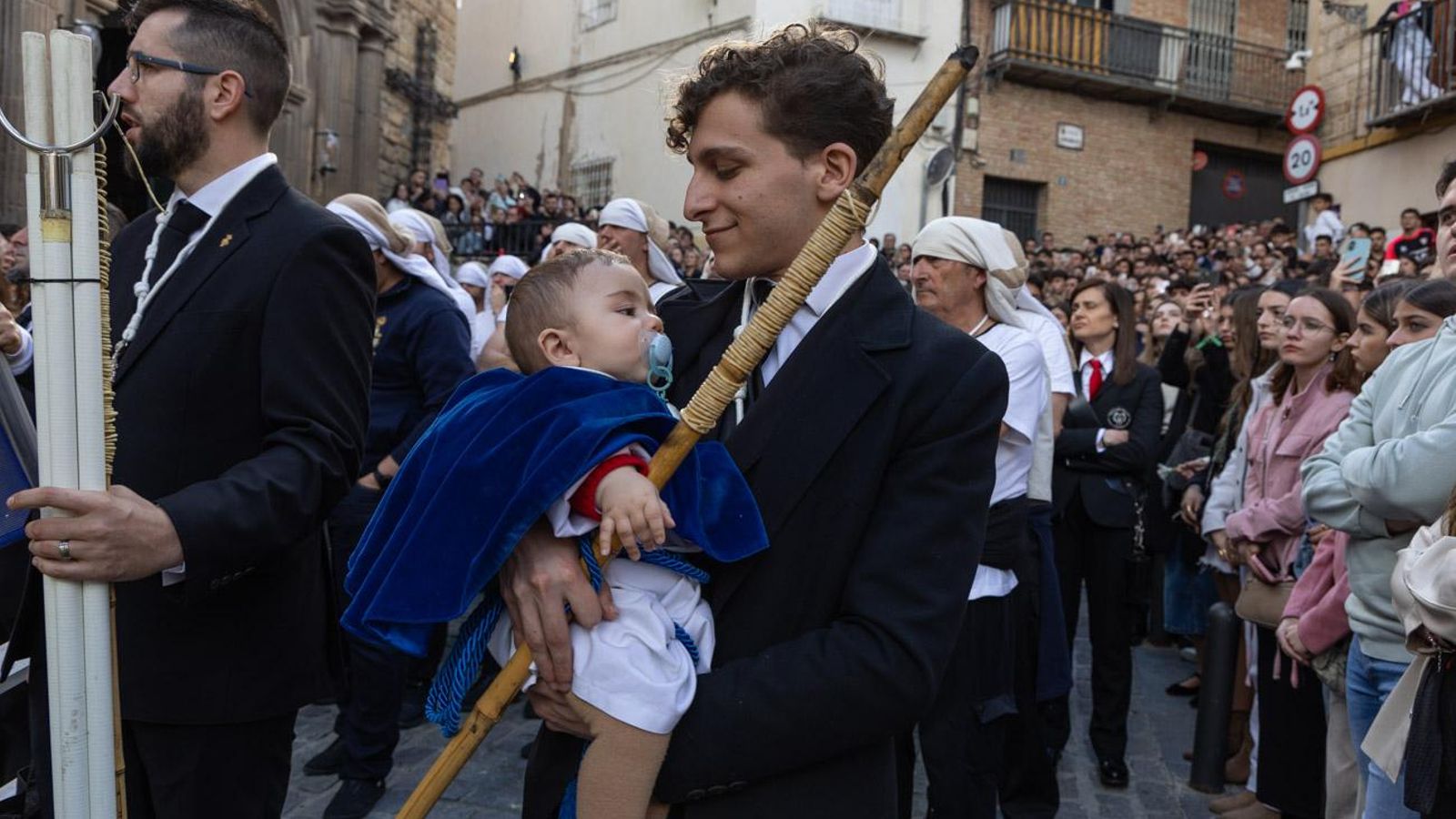 Los jiennenses se recrean con la cofradía de los Estudiantes un nuevo Lunes Santo