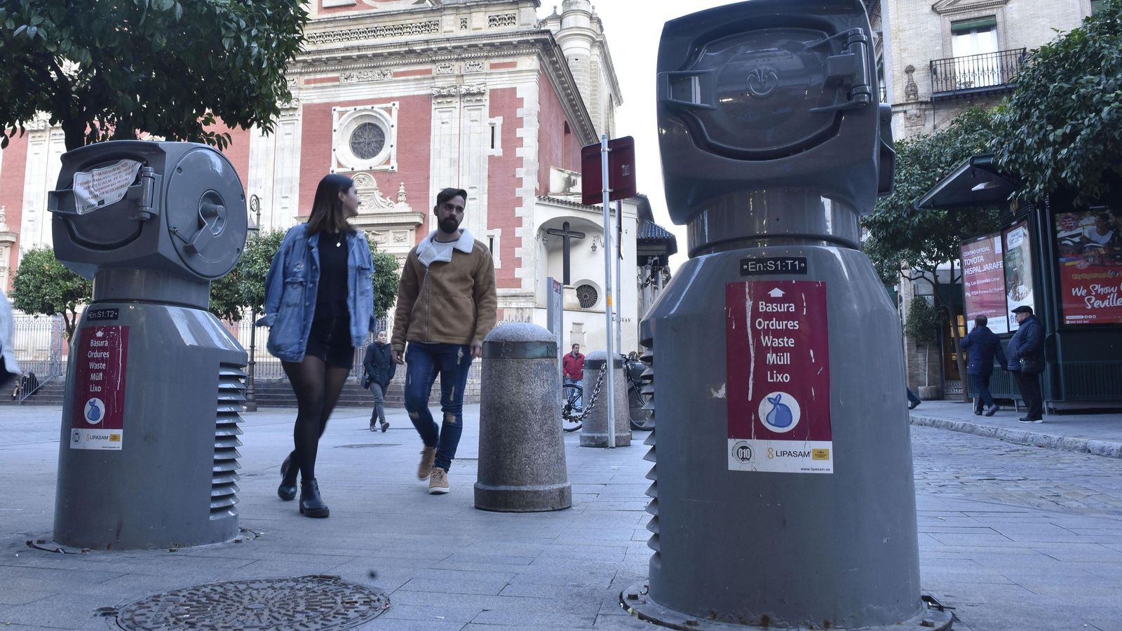 Los buzones de recogida neumática de basura en el entorno del Salvador y Entrecárceles.