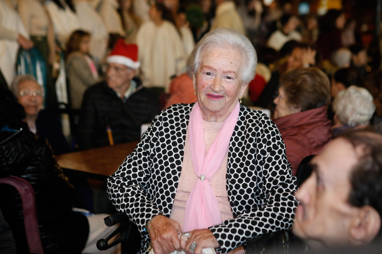Las fotos del paseo en taxi al alumbrado de Navidad de Algeciras para los mayores