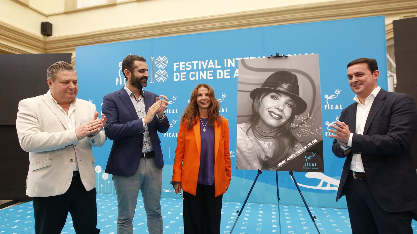 La actriz dedicó su fotografía para la colección de FICAL.