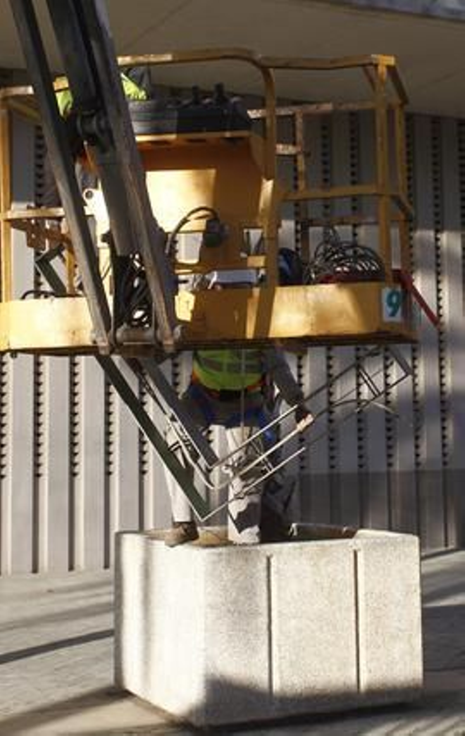 Retirada del nombre de Lopera del estadio del Betis. / Antonio Pizarro


Foto: Antonio Pizarro