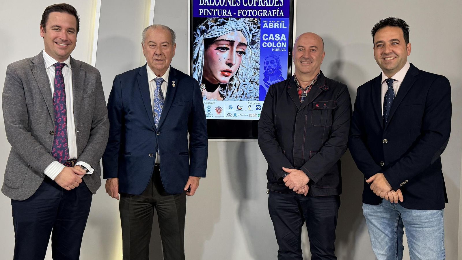 Presentación de 'Balcones Cofrades' este martes en la sala de prensa del Ayuntamiento de Huelva.