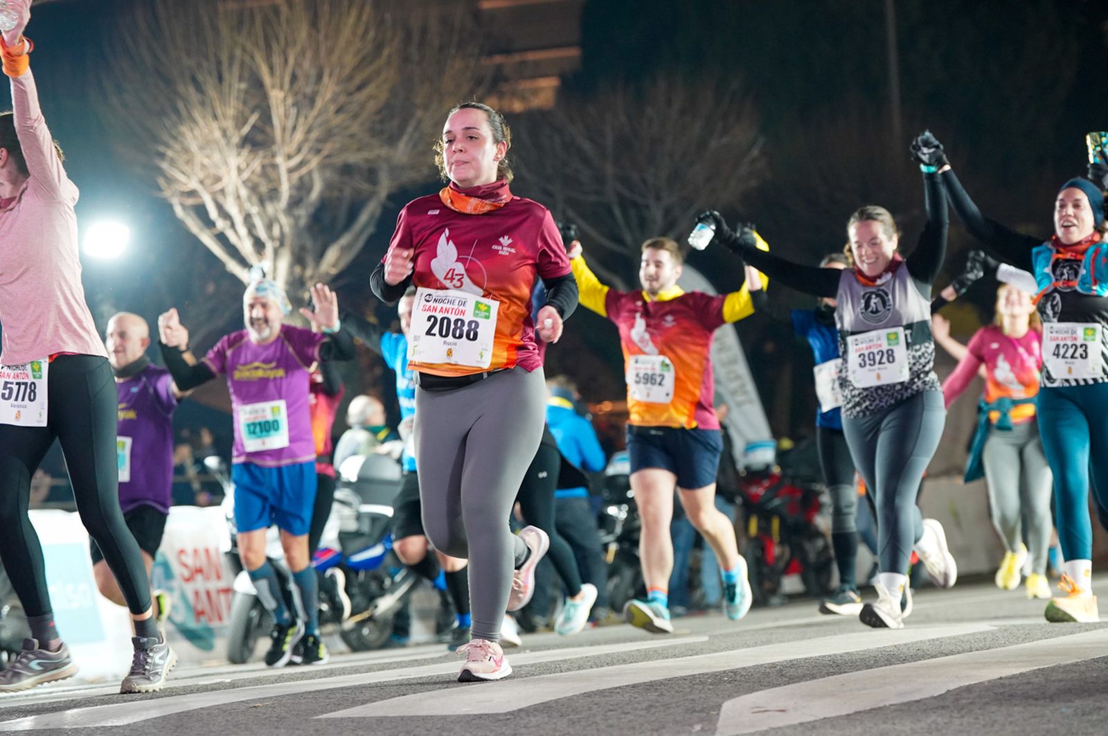 En imágenes: búscate en tu llegada a meta de la Carrera de San Antón 2026 (2)