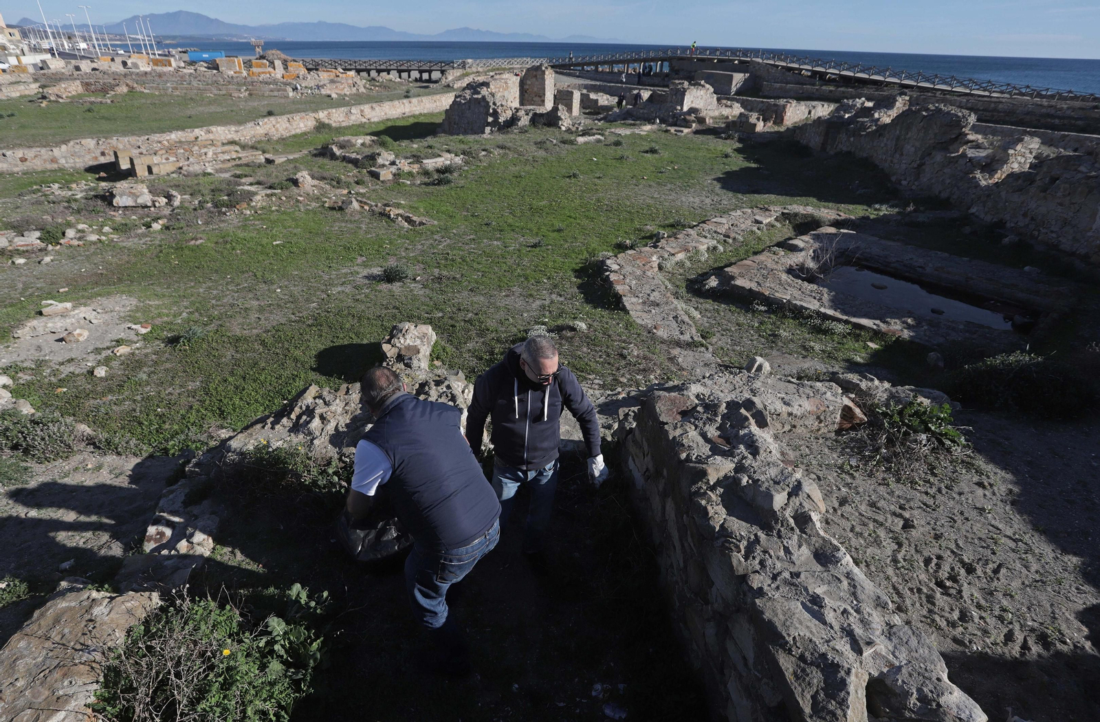 Limpieza del Fuerte Santa Bárbara de La Línea