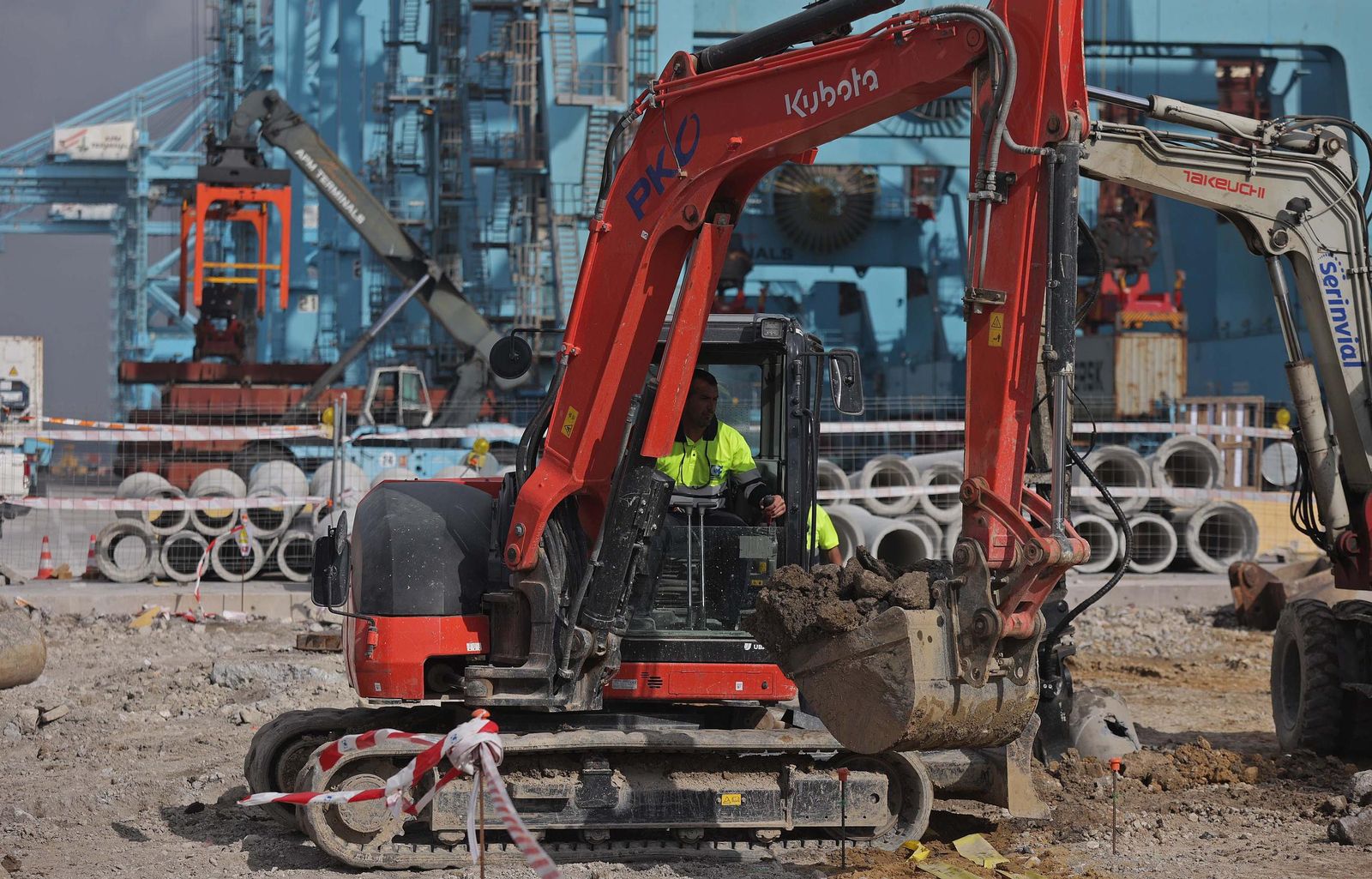 Fotos del proyecto de asfaltado de APM Terminals Algeciras.