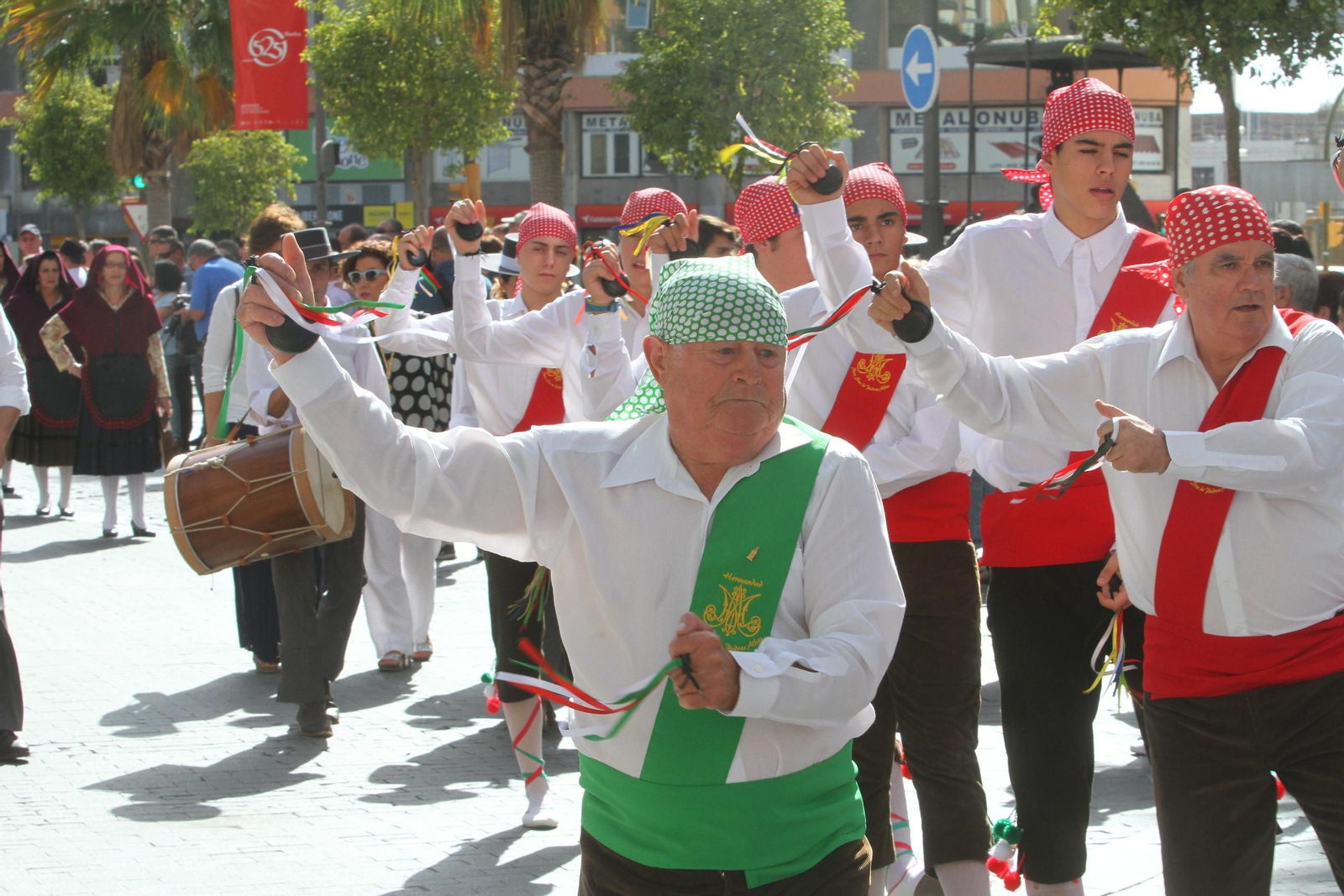 Imágenes del desfile Iberoamericano de bailes.