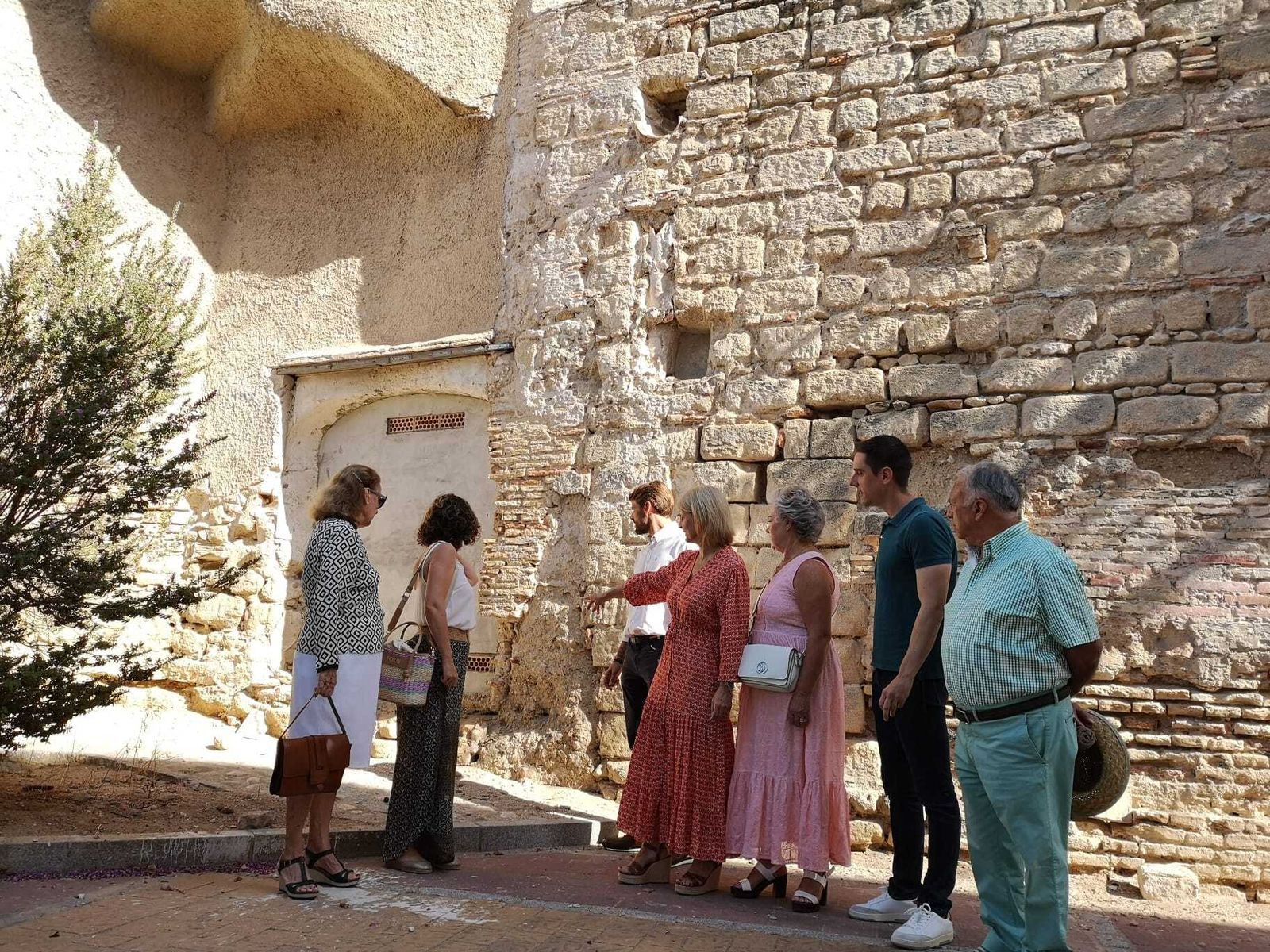 María José García-Pelayo, en su comparecencia junto a la Muralla de Jerez.