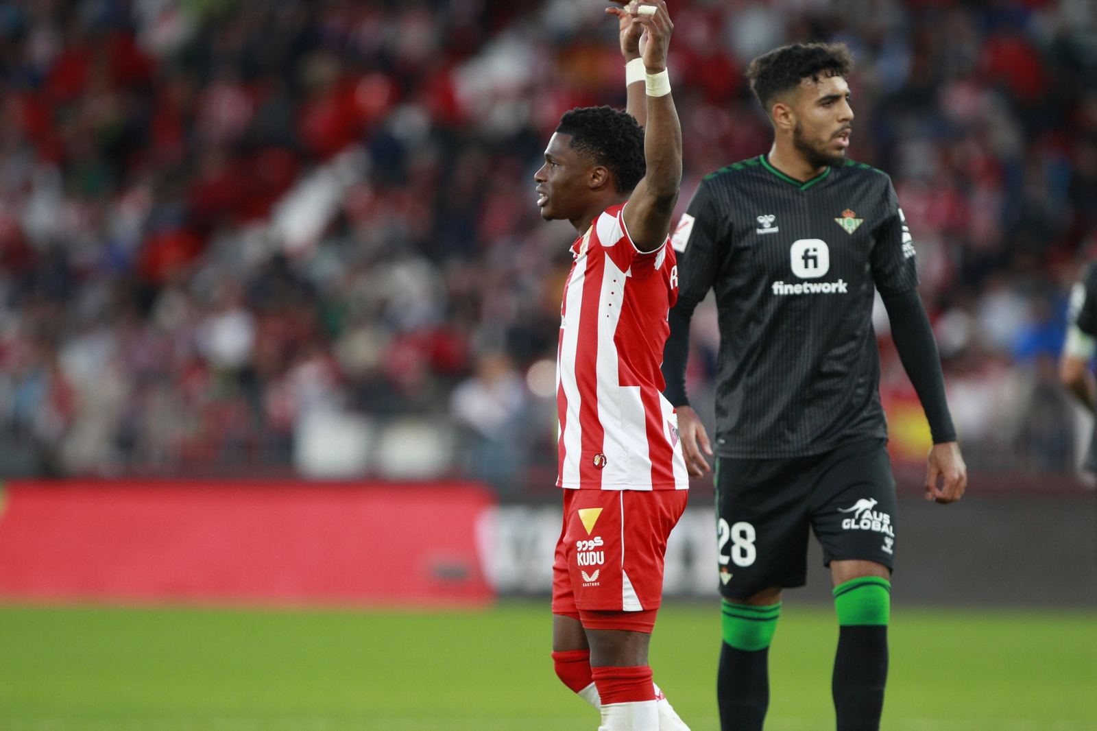 Imágenes del partido de fútbol U.D. Almería-Real Betis Balompié