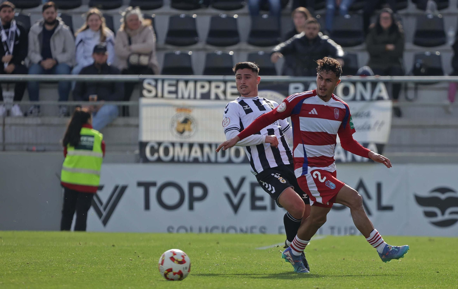 Las mejores fotos del Balona - Recreativo de Granada de Segunda Federación