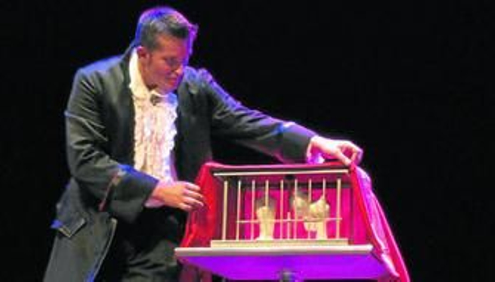 Riversson protagoniza una nueva velada del festival mágico de Granada.