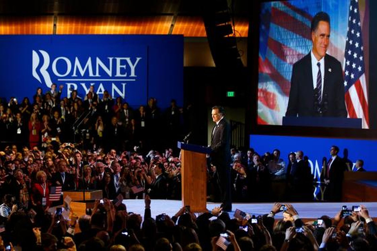 Romney reconoce su derrota ante sus simpatizantes.

Foto: Afp