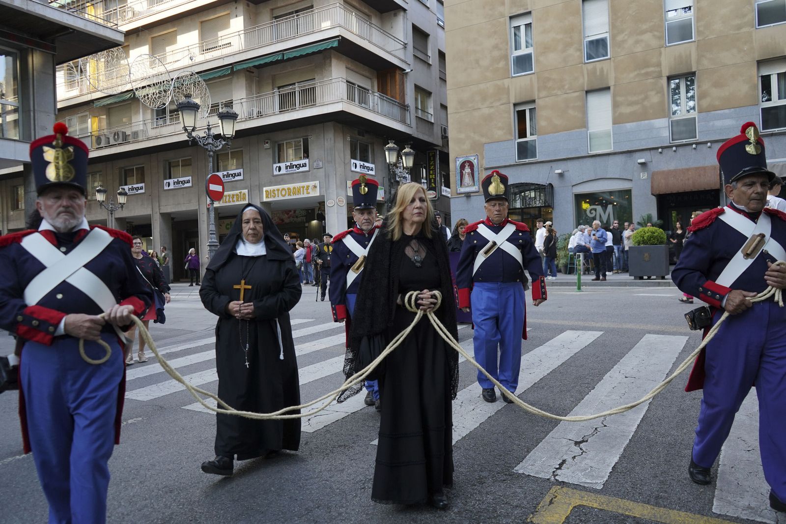 Así ha sido la procesión cívica en recuerdo a Mariana Pineda