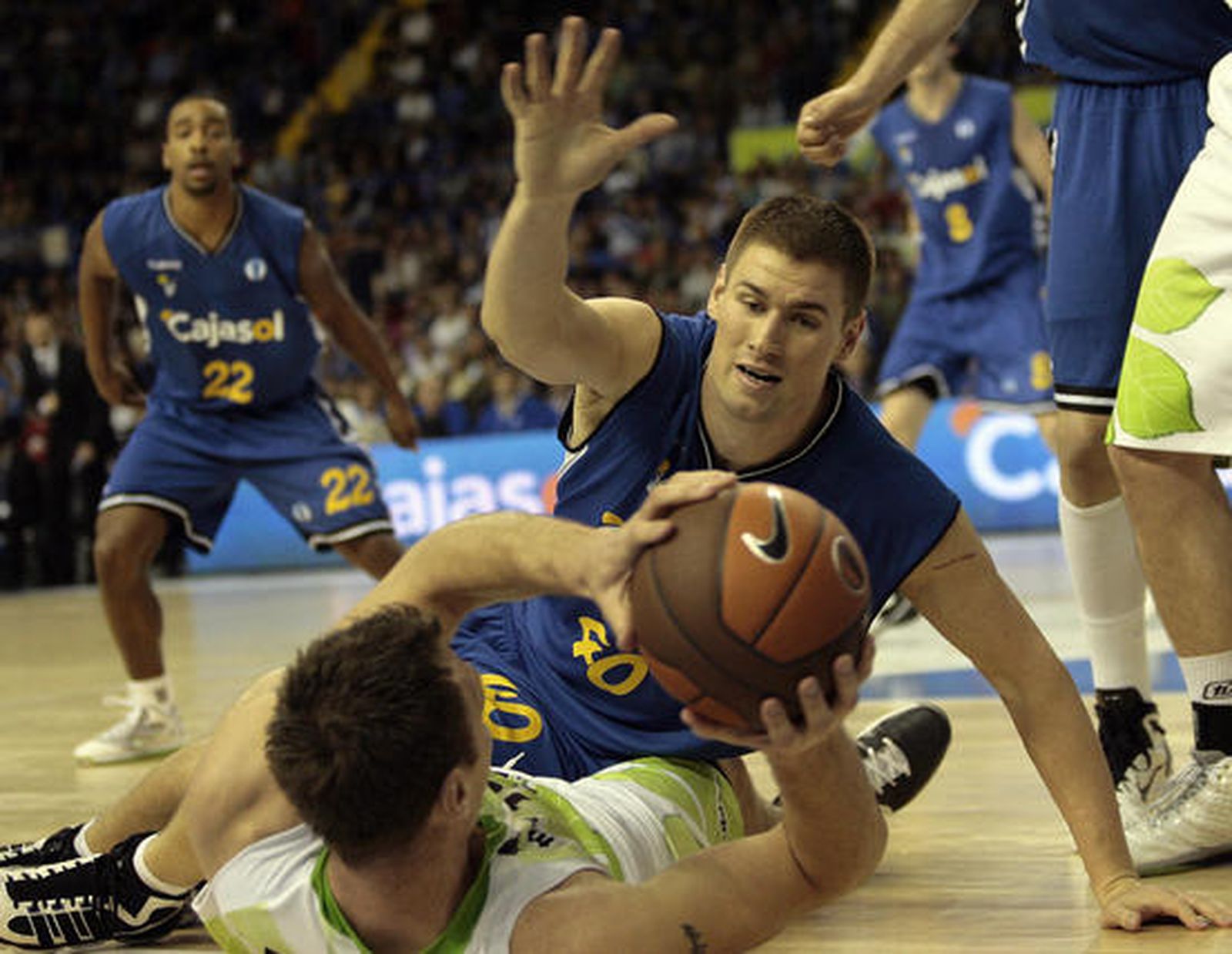 El Cajasol se impone de forma contundente al Budivelnik ucraniano en San Pablo (67-49). / Juan Carlos Muñoz