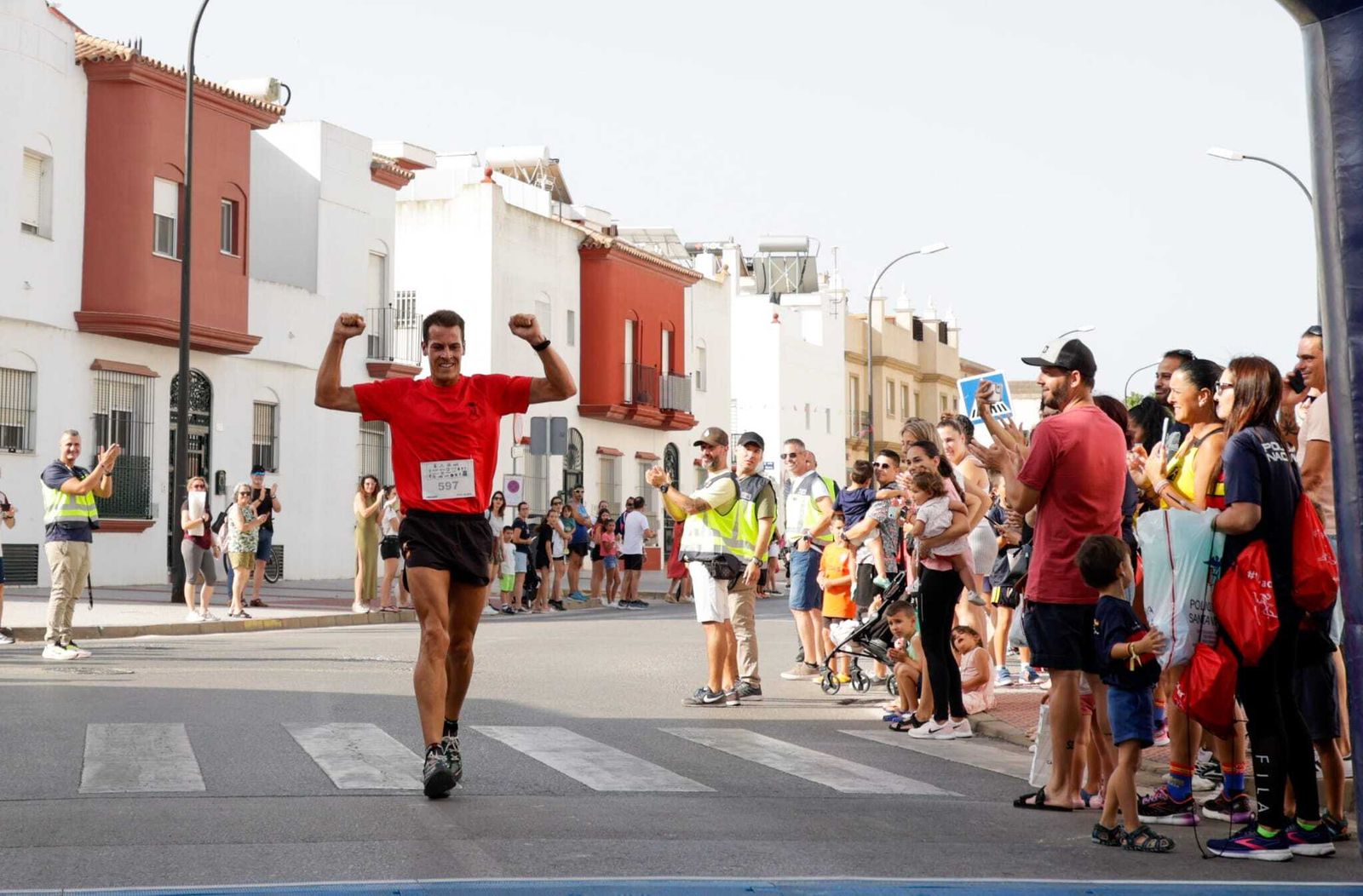 Las imágenes de la carrera Ruta 091 Kilómetros Solidarios celebrada en San Fernando