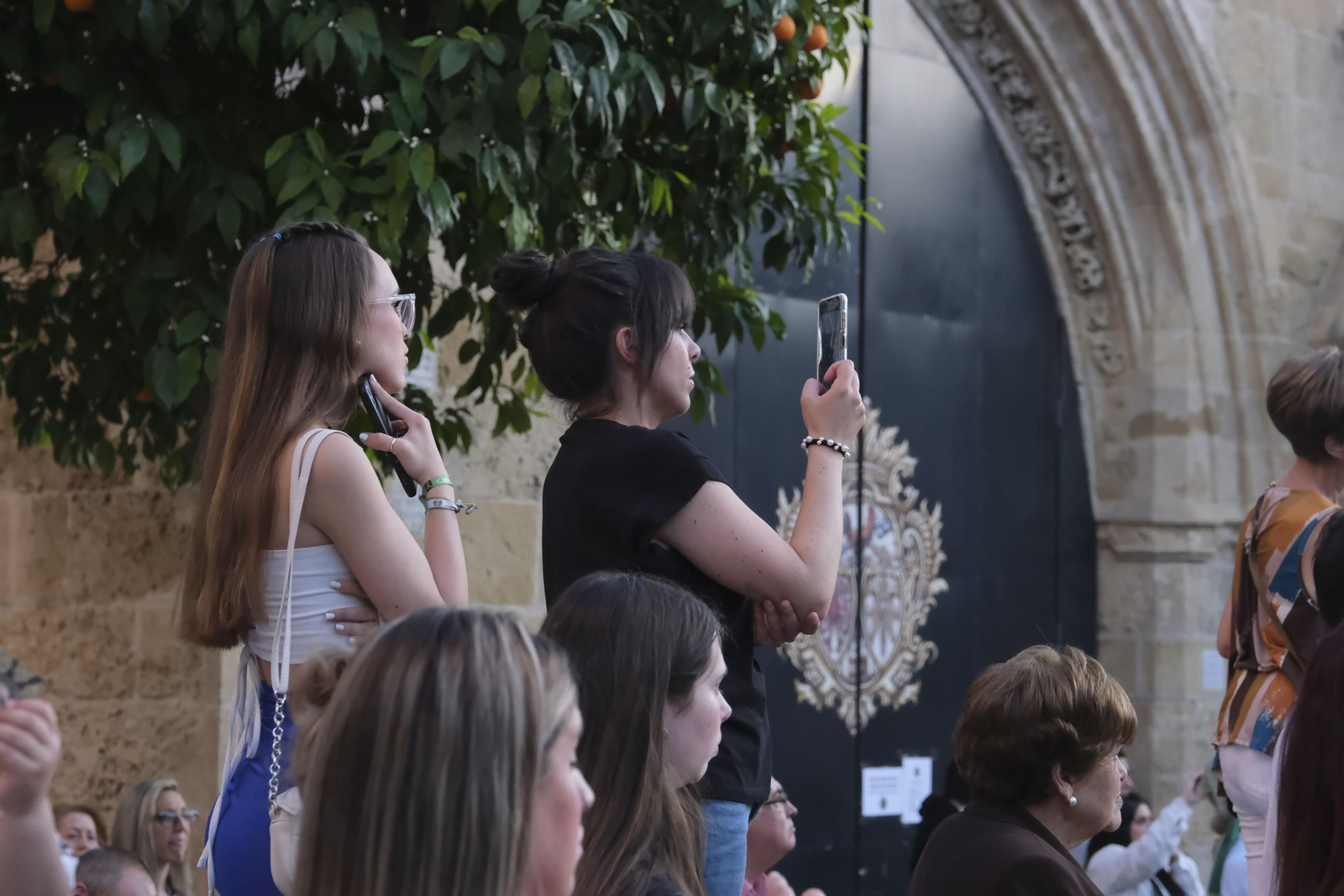 La procesión del Señor de la Bondad de Córdoba, en imágenes