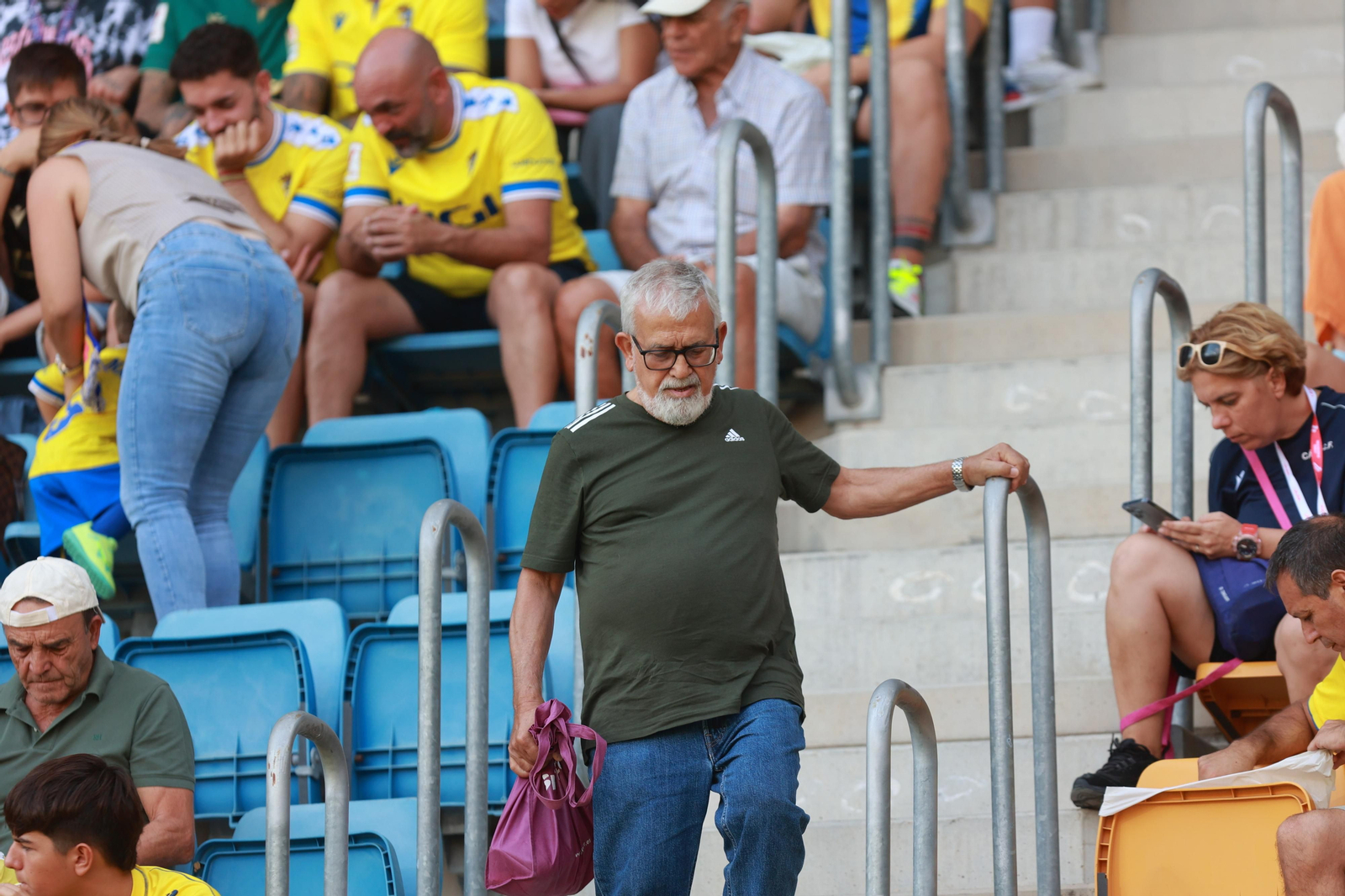 Búscate en las imágenes del Cádiz CF-Girona