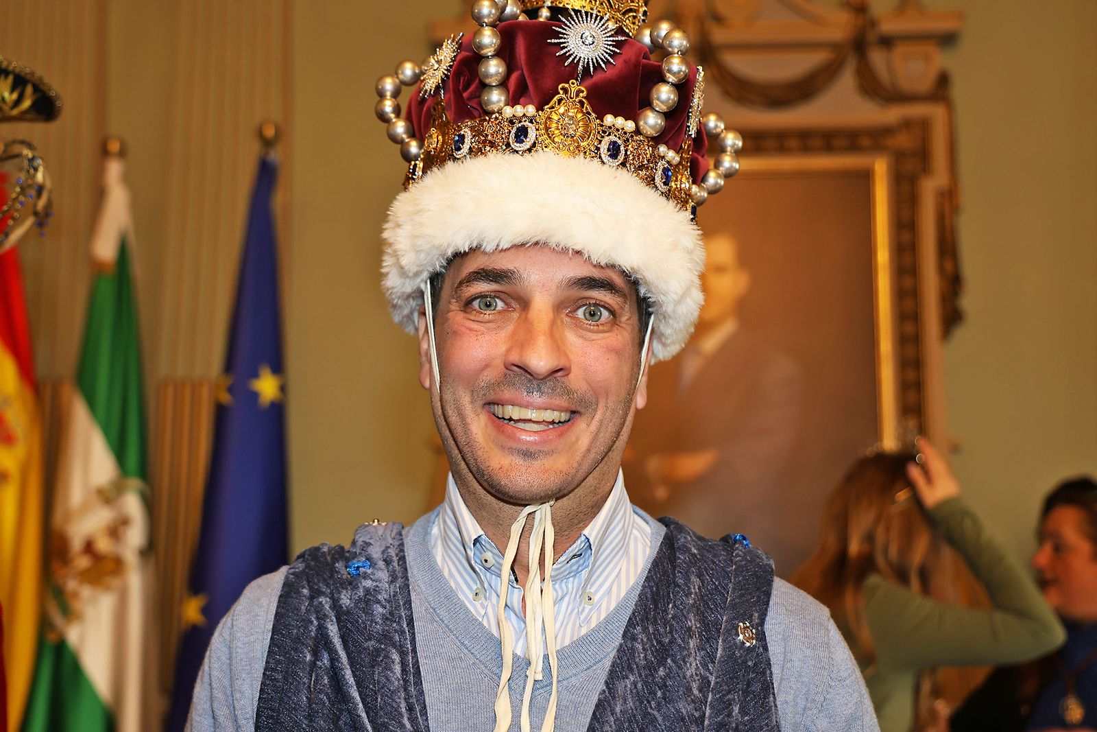 Sus Majestades Los Reyes Magos son coronados en el Ayuntamiento de Huelva
