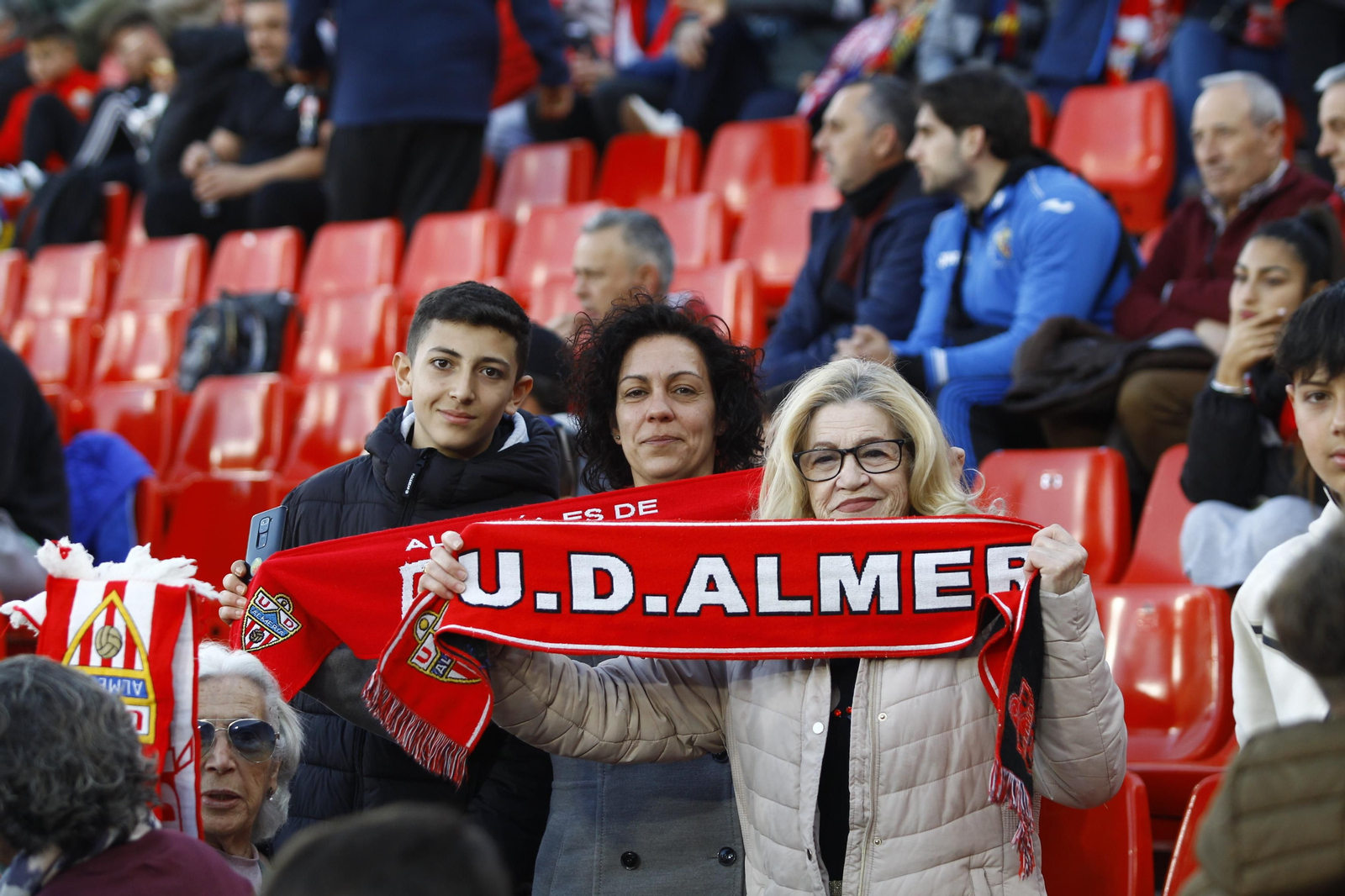 Imágenes de la victoria de la U.D. Almería ante el F.C. Barcelona